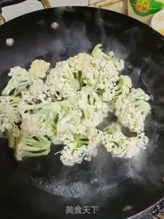 Make Hot peppers and broccoli step 1