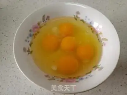 Make Garlic eggs for noodles step 4