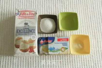 Make Caramel cream red tea roll step 2