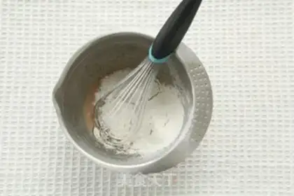 Make Caramel cream red tea roll step 6