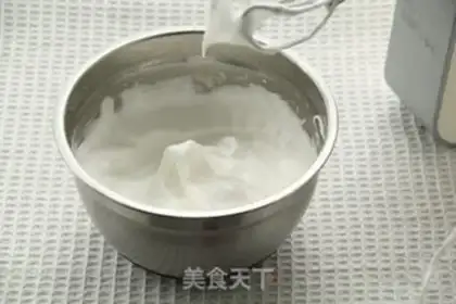 Make Caramel cream red tea roll step 10