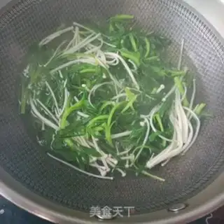 Make Noodles and meatballs step 15