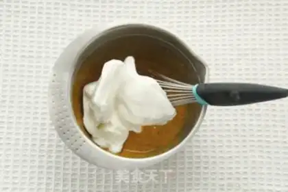 Make Caramel cream red tea roll step 11