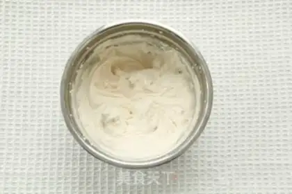 Make Caramel cream red tea roll step 15