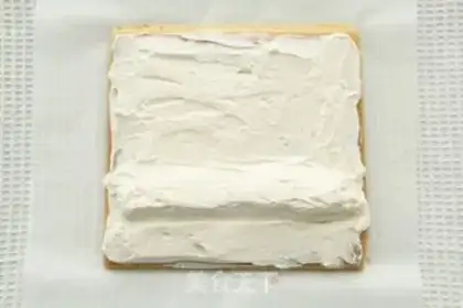 Make Caramel cream red tea roll step 17