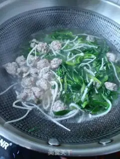Make Noodles and meatballs step 22
