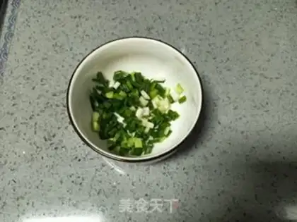 Make Tomato egg noodles step 1