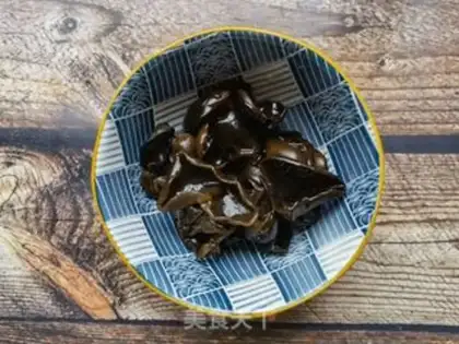 Make Steamed noodles and wooden eggs step 2