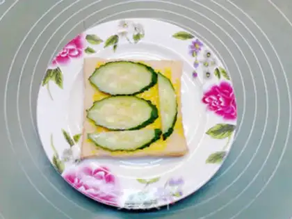 Make Weenie cheese sandwich step 3