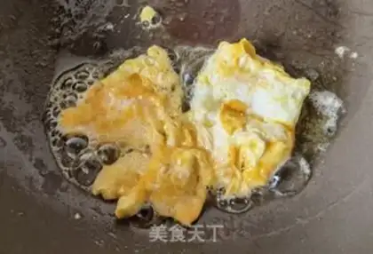 Make Steamed noodles and wooden eggs step 4