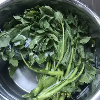 Make walnut sauce step 0