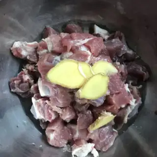 Make Curry beef and rice step 1