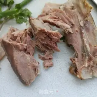 Make Sand onion with lamb step 1