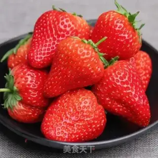 Make Strawberry Bomb step 1