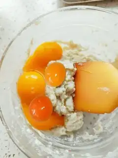 Make Strawberry Bomb step 6