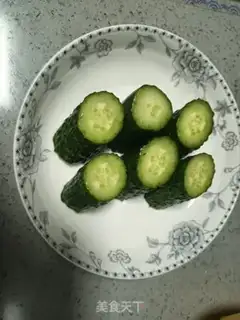 Make cucumber-mucked eggs step 0