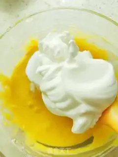 Make Strawberry Bomb step 13