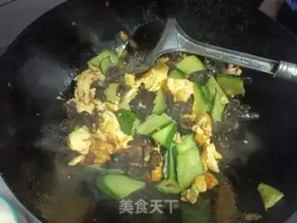 Make cucumber-mucked eggs step 8