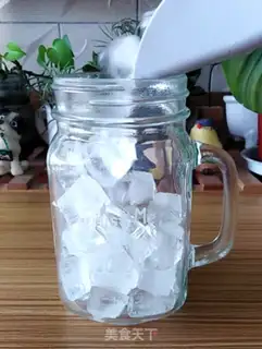 Make Coconut latte step 1