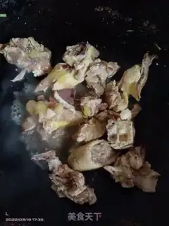 Make Garlic celery fried chicken step 2