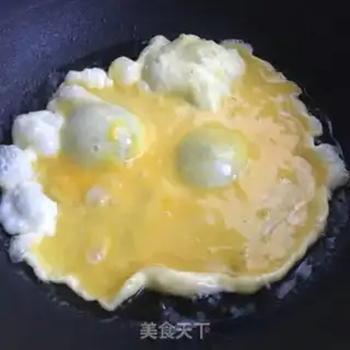 Make Tomato fried eggs step 4