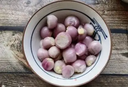 Make Onion oil step 1