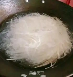 Make Spicy noodles step 2