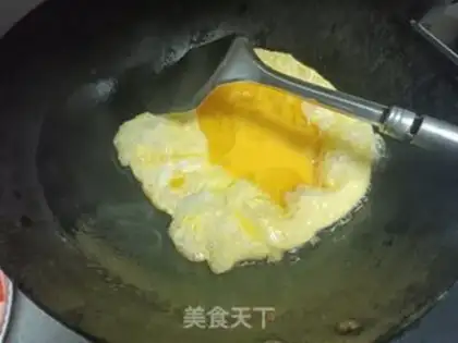 Make Tomato fried eggs step 4