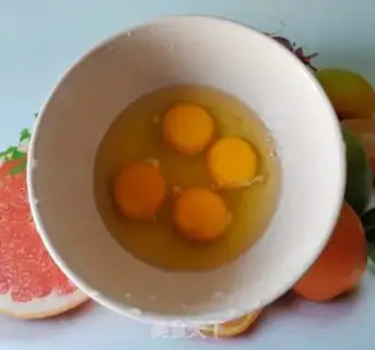 Make Art varnished egg step 0