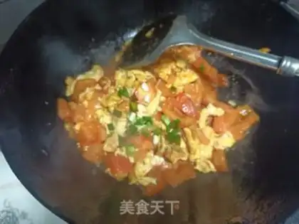 Make Tomato fried eggs step 8