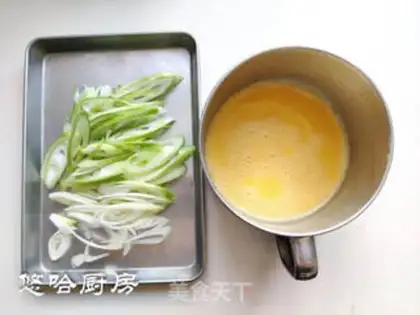 Make Soy fried eggs step 1