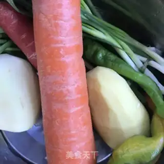 Make Spicy chicken and potatoes step 1