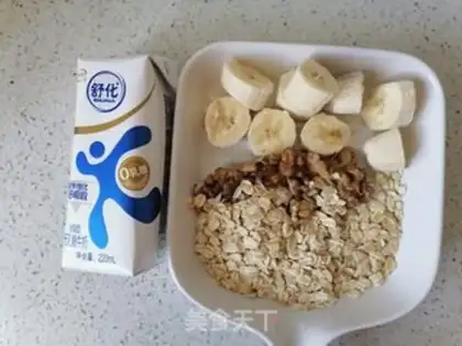 Make Banana oatmeal milk step 0