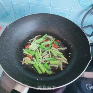Make Peanut rice for pickles step 3