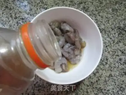 Make Cream shrimp snails step 1
