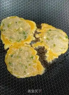 Make Cream shrimp snails step 2