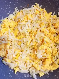 Make Pickles fried eggs step 5