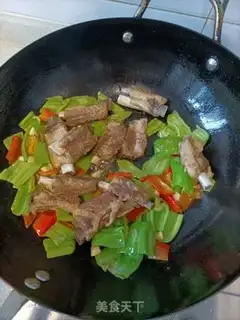 Make Twin pepper fried ribs step 11