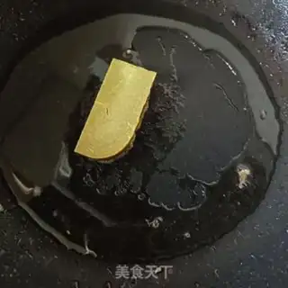 Make Lettuce curry fried rice step 2
