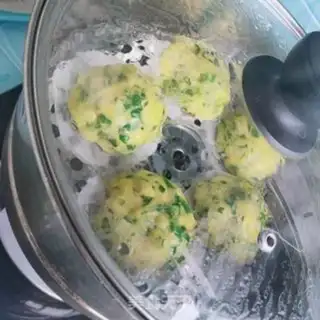 Make Celery leaf corn noodles step 8