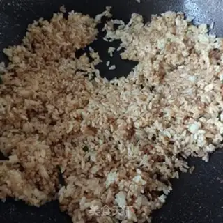 Make Lettuce curry fried rice step 4