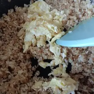 Make Lettuce curry fried rice step 5