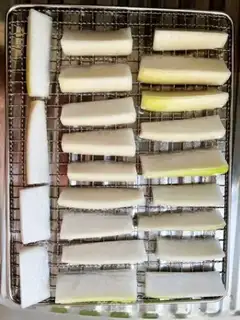 Make Five carrots dry step 2