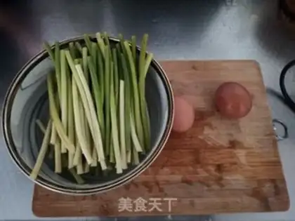 Make Garlic fried eggs step 0