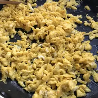 Make Scrambled eggs step 3