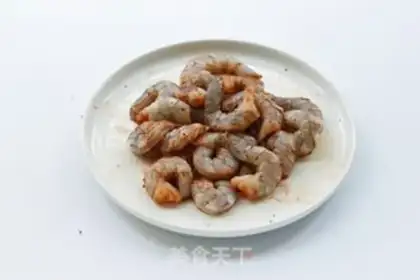 Make Tapas Spanish garlic shrimp step 1
