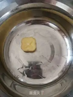 Make Lunch prawn pizza step 1