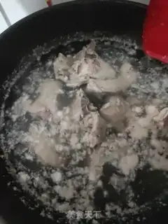 Make Tomato chop soup step 0