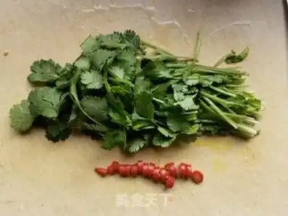Make Little pepperoni with golden needle mushrooms step 0