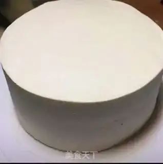 Make Strawberry cream birthday cake step 28